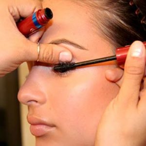 How to Apply Mascara