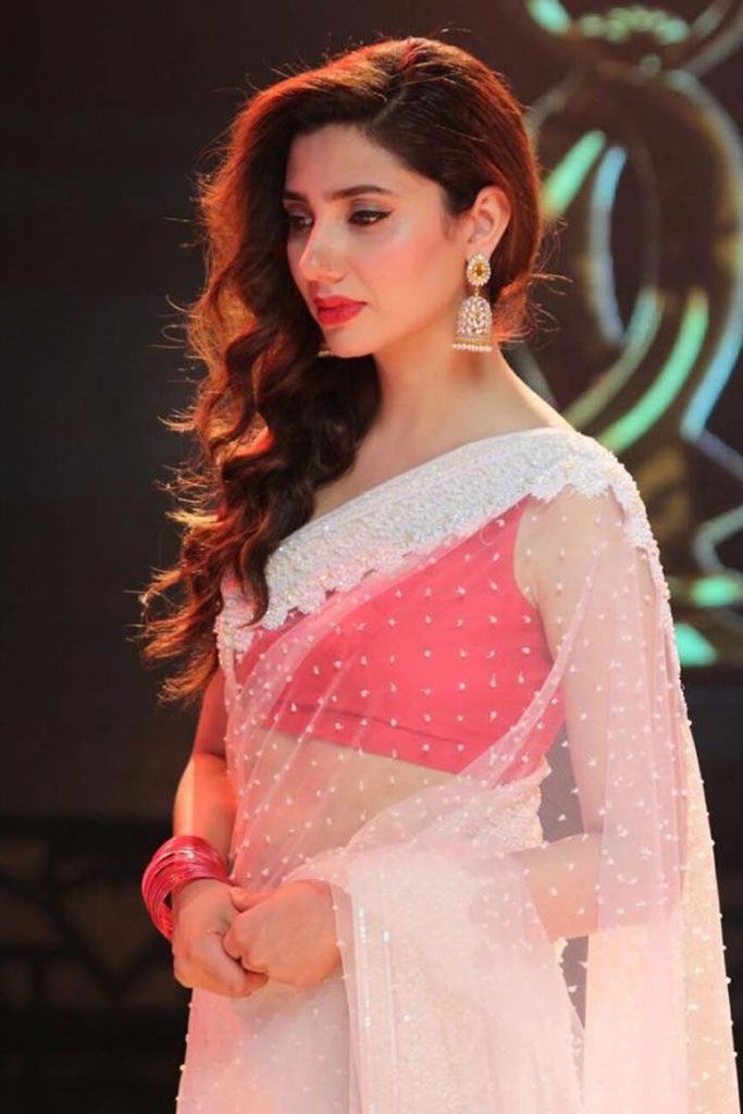 Mahira Khan’s Raaes in Trouble: Shiv Sena threatens film Distributor Against Screening
