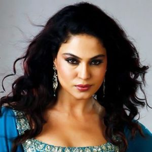 Naked Veena Malik caught on camera