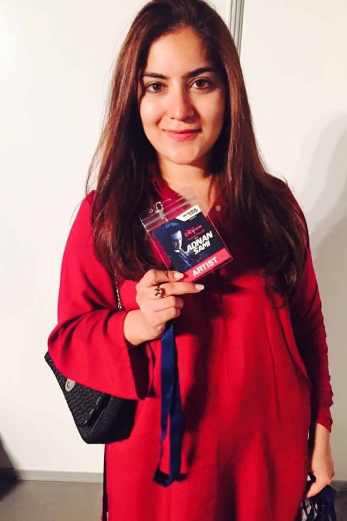 Samra Khan opened for Adnan Sami in Dubai