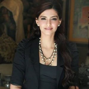 Sonam Kapoor doesn’t show signs of decent upbringing: says Shobhaa De