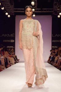 Zara Shahjahan showcased her latest collection at Lakmé Fashion Week