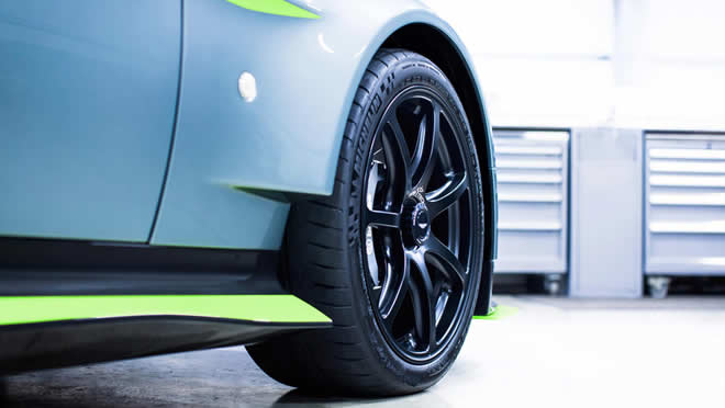 Race Inspired Aston Martin Vantage Gt8