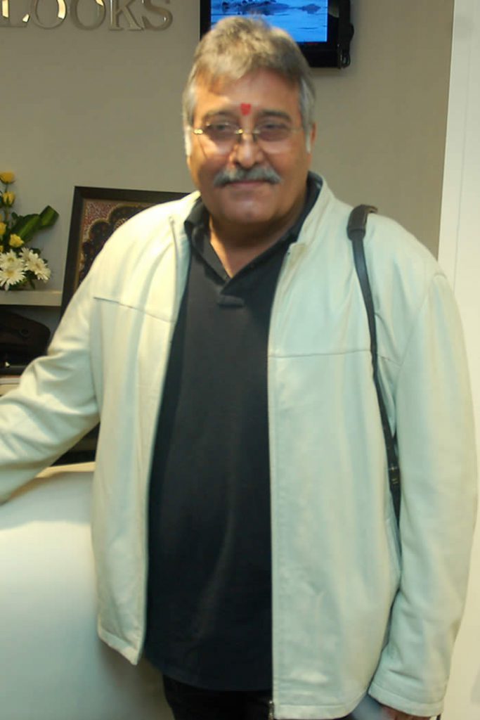 Veteran Actor Vinod Khanna Dies at 70