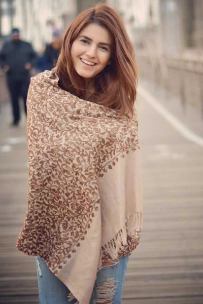 Momina Mustehsan images
