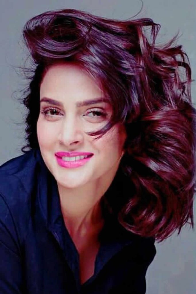 Saba Qamar Photos