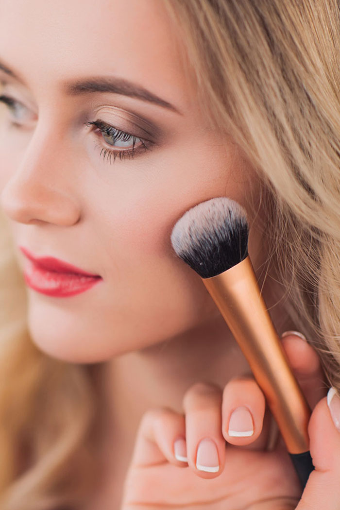 5 Easy Makeup Tricks To Make Round Face Look Thin Instantly