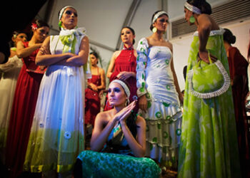 Pakistani Fashion Schools: Reflecting Art and Design