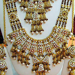 Garb the glow of diamonds