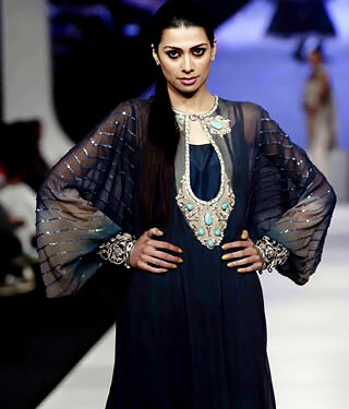 Pakistan Fashion Industry focusing on Pakistani Culture and Heritage