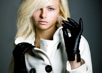 Warm and Fashionable Gloves