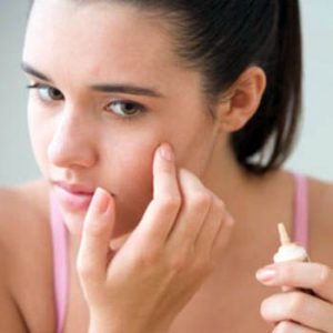 Use Of Cosmetics When You Have Acne