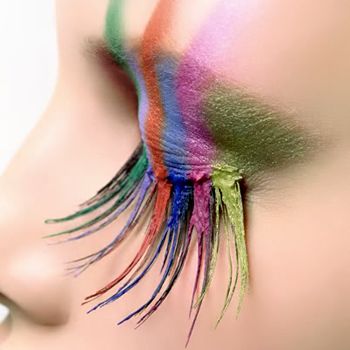 Beautify your Lashes with new Trend of Colour Mascara