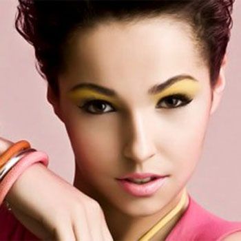 How to Apply Makeup for a Fresh and Clean Look