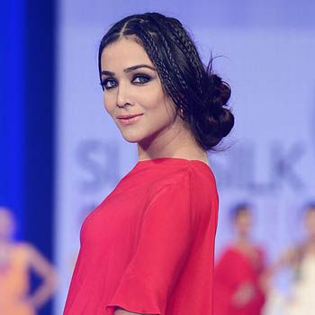 How To Look Stylish By Wearing Plain Color Lawn