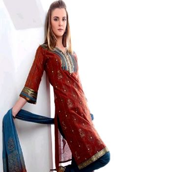 Pakistani Shalwar Kameez: Blend of East and West