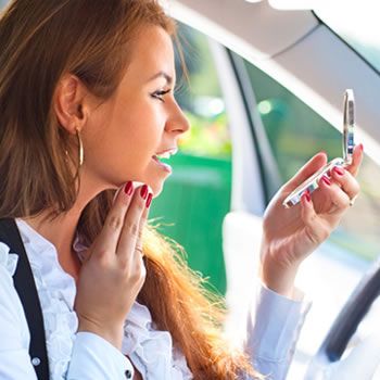 Sexy Makeup You Can Do in Your Car