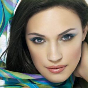 Some Old and useful Beauty tips on removing Dark circles Under your Eye...!