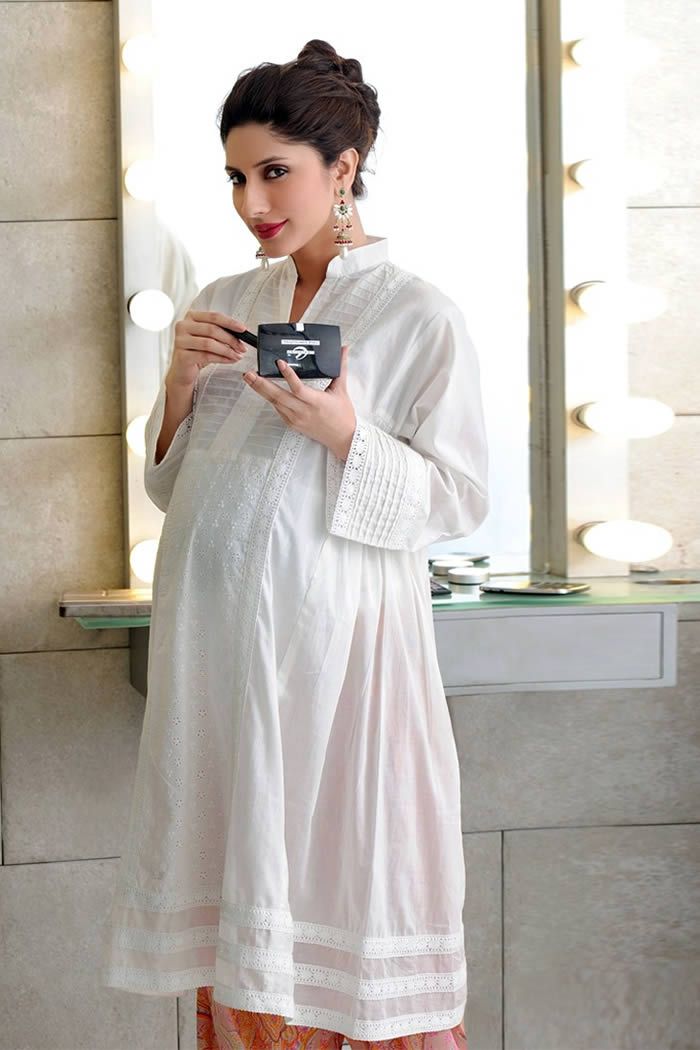 Styling Tips for Expecting Moms