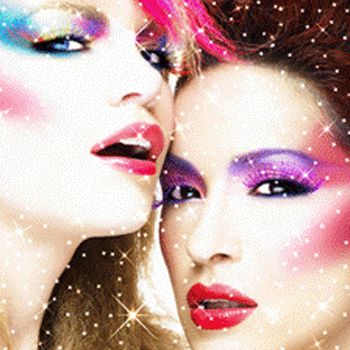 Use of Glittery Cosmetics