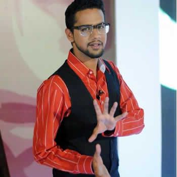 Ali Gul Pir Brings Exciting Stand Up Comedy And Saeen Surprise