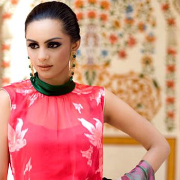 Aisha Khurramâ€™s Fashion Treat for Fashionistas!