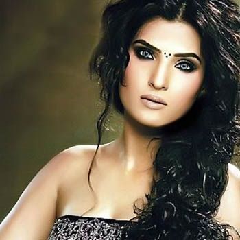 Resham Gears To Launch Boutique In France