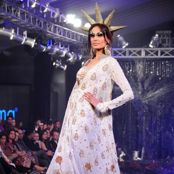The Last Day Cheers of PFDC L'Oreal Paris Bridal Week 2011