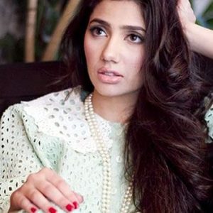Mahira Khan joins Shah Rukh for Raees Movie
