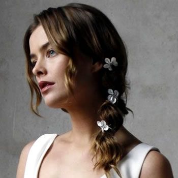 Perk up yourself with Charming Hair Accessories