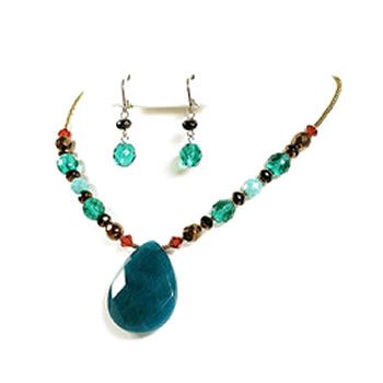 Stone Jewellery sets the Fashion Trend