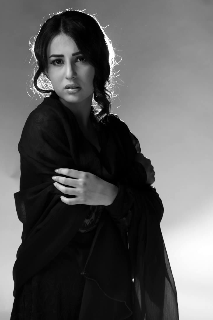 Ushna Shah Biography, Ushna Shah Pics