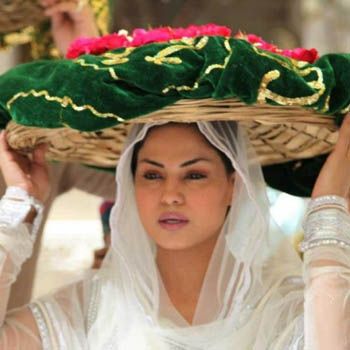 Veena Malik Visits Ajmer Sharif To Pray For Zindagi 50-50