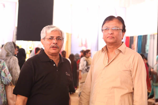 Launch of Deepak Perwani Lawn Prints by Oreint Textiles