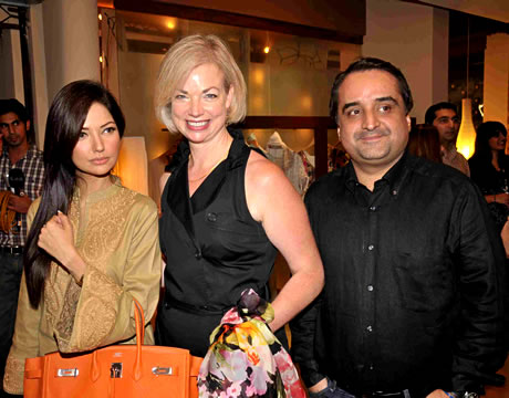 Saadia Mirza A/Wâ€™09 Velocity Collection Sets Seasonâ€™s Style Quotient High!