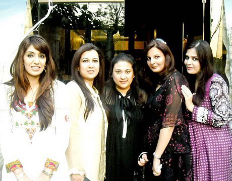 Anny of Fashion Central hosted a Get together