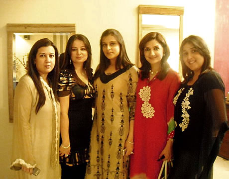 Anny of Fashion Central hosted a Get together