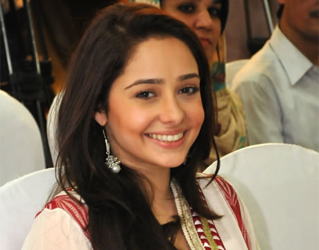Juggun Kazim Celebrated the Launch of Garnier Light SPF 15