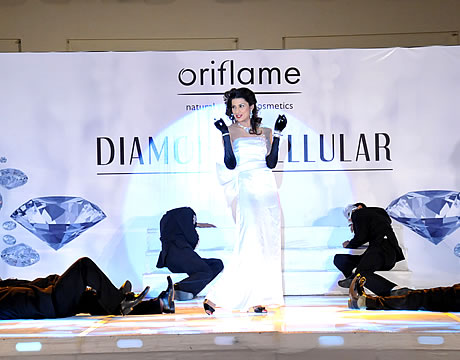 Launch of Diamond Cellular by Oriflame