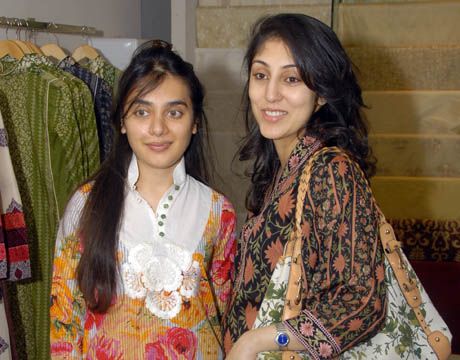 Launch of MauSummery Lawn Flagship Store