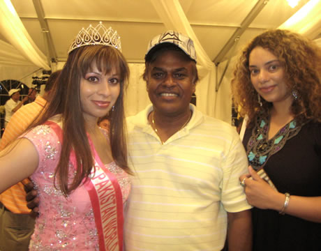 Mrs. Pakistan 2010 - Tahmena Bokhari raises funds for Schoolnet Guyana