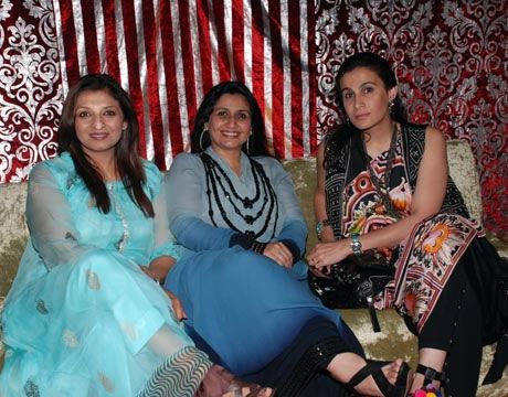 Pantene Bridal Couture Week 2011 Day 1 - Red Carpet
