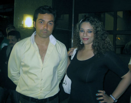 Sonia Ahmed & Mrs. Pakistan meet with Bollywood Stars