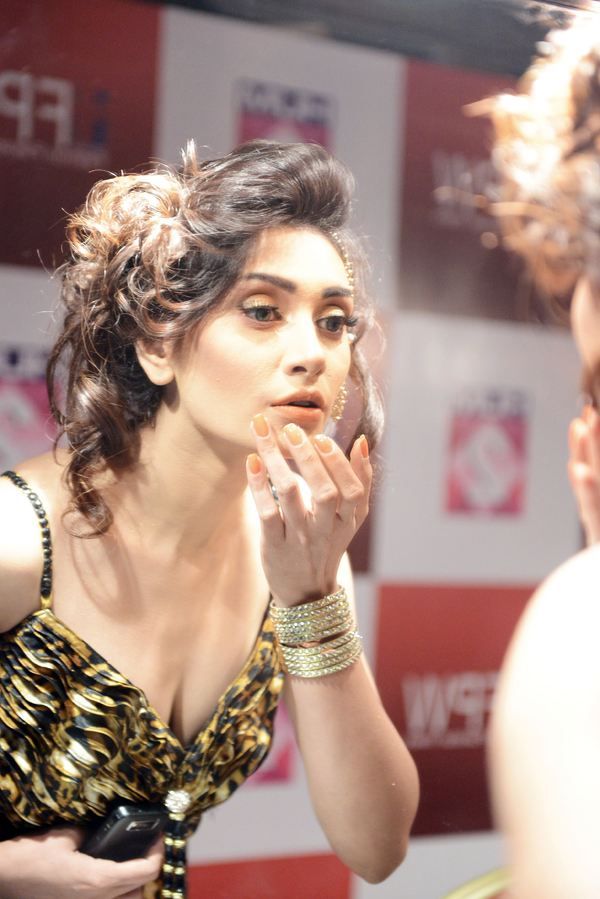 Backstage Fashion Pakistan Week 2013 - Day 1