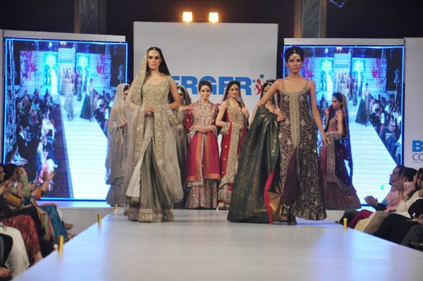 Fashion Show Berger Color Vogue