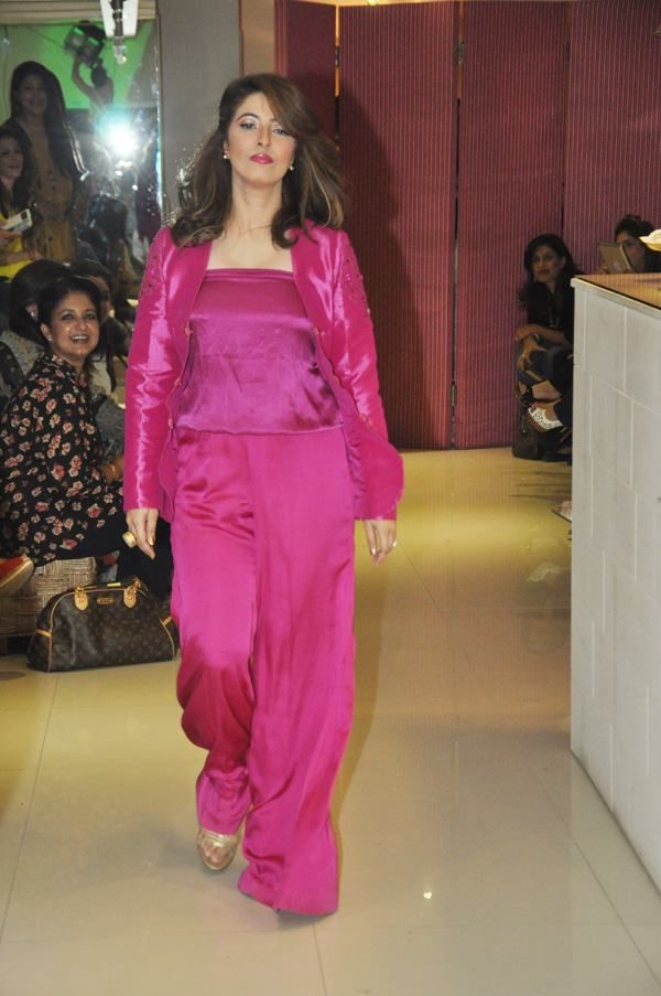 Color Me Fashion Walk By Nail Bar & Blush Studio