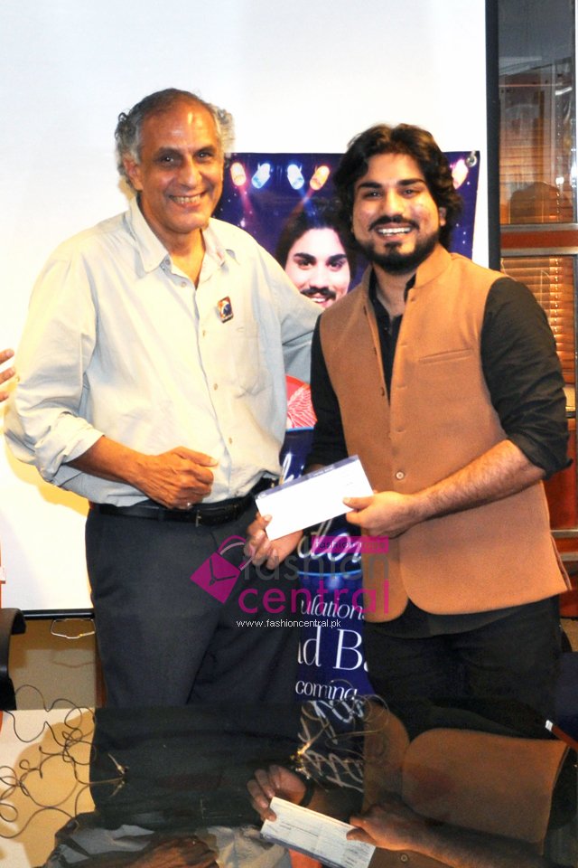 Winner of Pakistan Idol Received Promised Prize