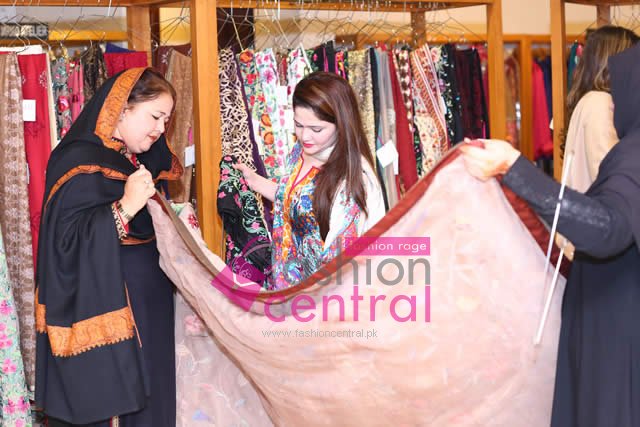 Komal Nasirâ€¬ Collection Exhibition Event Images