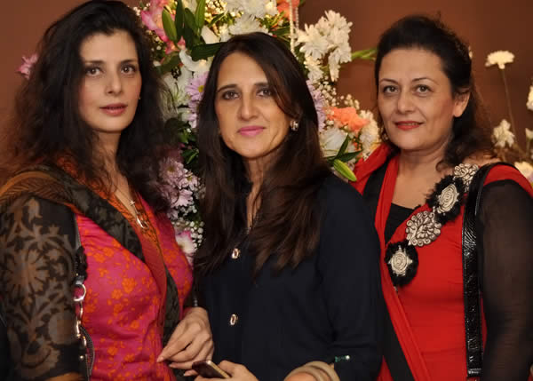 Celebrities at Fashion Central Multi Brand Store