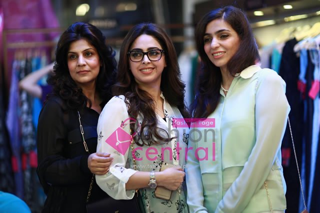 Multi Brand Outlet DHA Launch Lahore Picture
